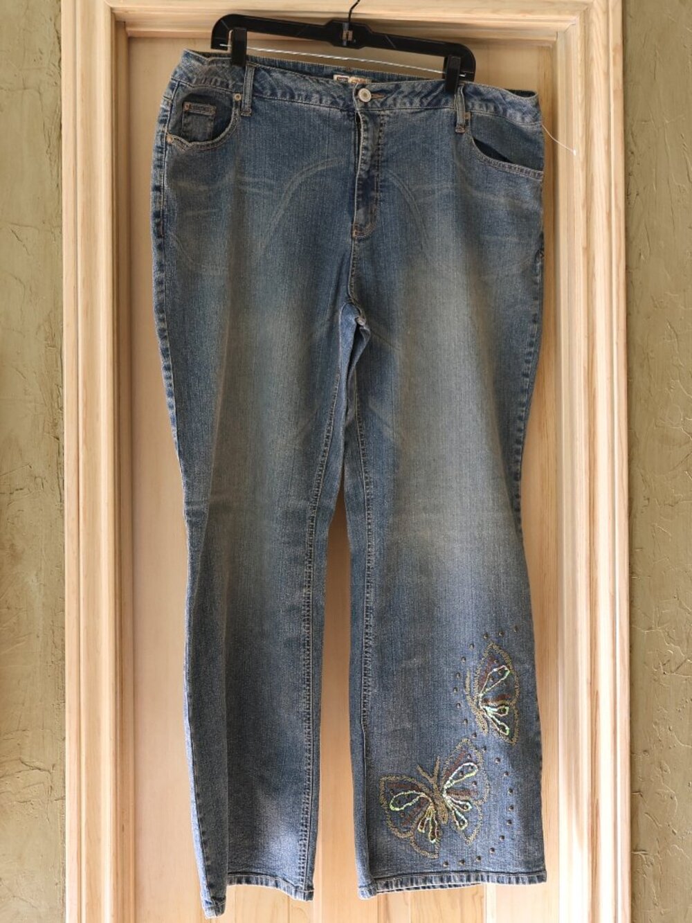 NWOT Faded Glory Woman Stretch Jeans Beaded & Embroidered Butterflies Size 24W